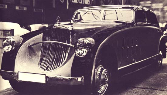 Он же на Берлинском автосалоне 1932 года