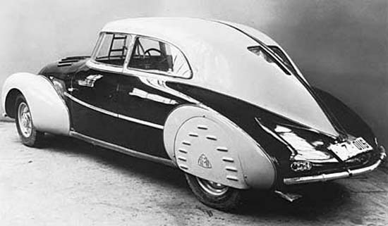 Внешность этого "Майбаха" 1935 года была разработана пионером "кузовного аэродинамизма" - знаменитым Паулем Яраем