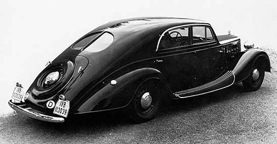 Жукоподобная корма кузова на модели 1938 года была, скорее, данью моде
