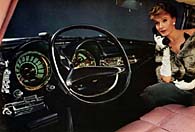искомый "квадратный" руль на Imperial 1960 года, плюс кнопочное переключение автоматической трансмиссии
