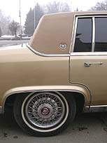 Виниловый верх и белые боковины колес – непременный атрибут представительских автомобилей США